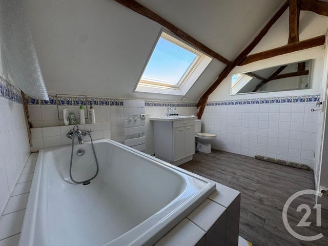 maison à vendre - 8 pièces - 221.27 m2 - CROTTES EN PITHIVERAIS - 45 - CENTRE - Century 21 Mail Sud